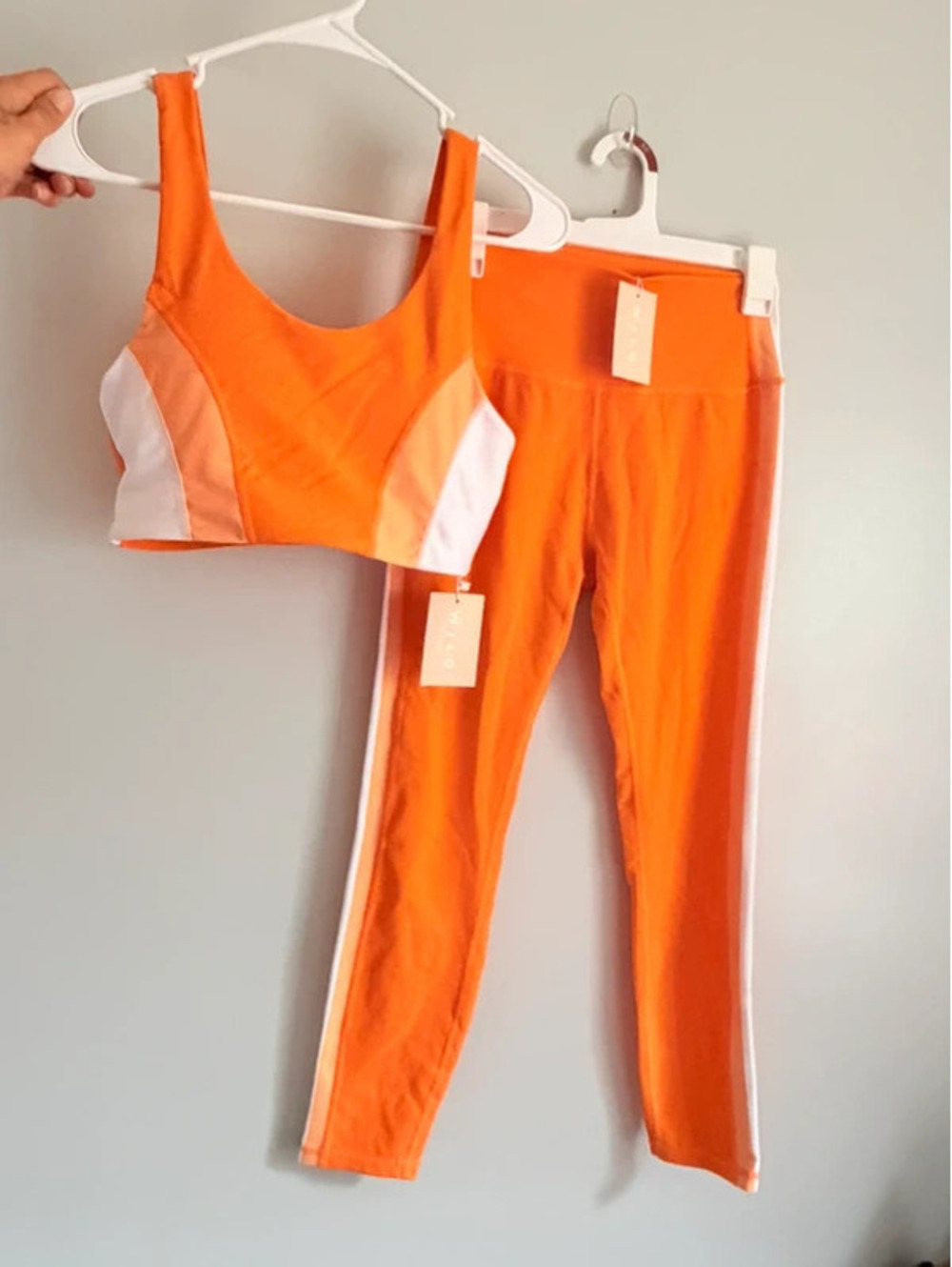 WILo Melbourne Orange Sports Bra Leggings Set NWT M